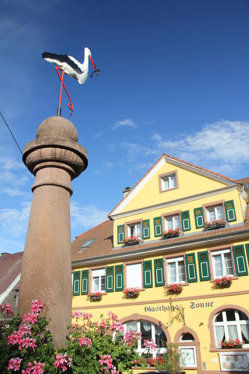 Weinhotel / Gasthaus Zur Sonne Ihringen Bagian luar foto